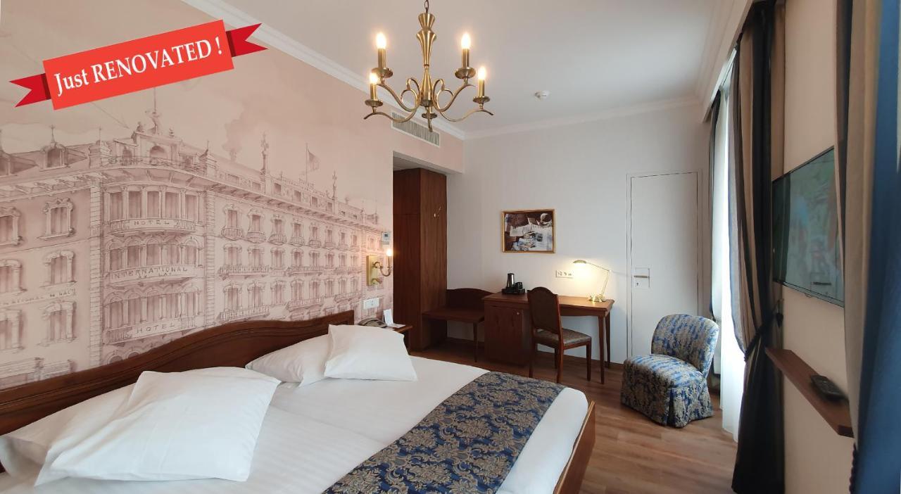 Panorama Doppel- oder Zweibettzimmer mit Balkon und Seeblick