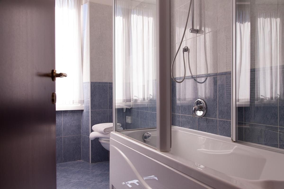 Kleines Doppelzimmer mit Balkon