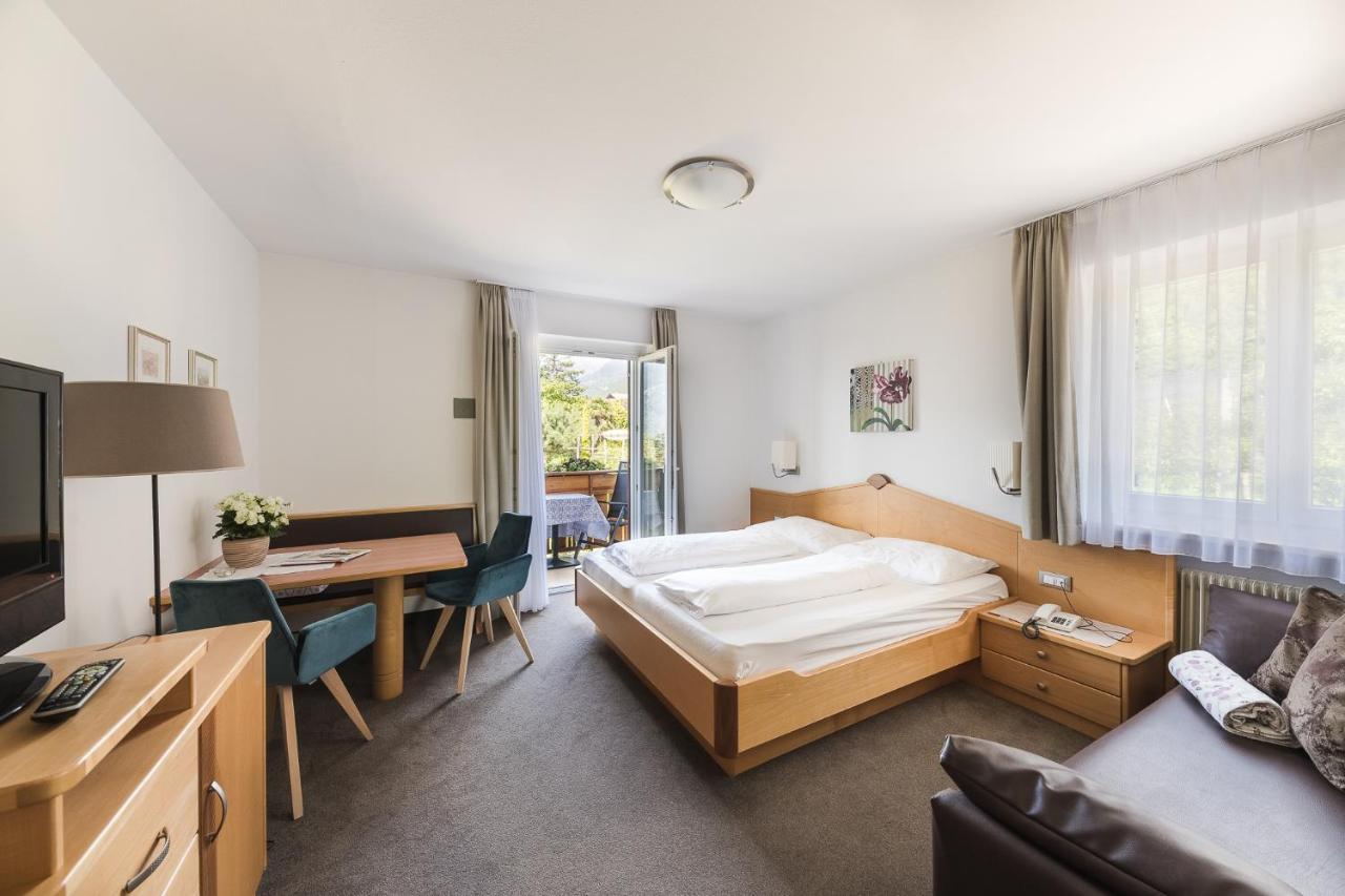 Doppelzimmer mit Gartenblick