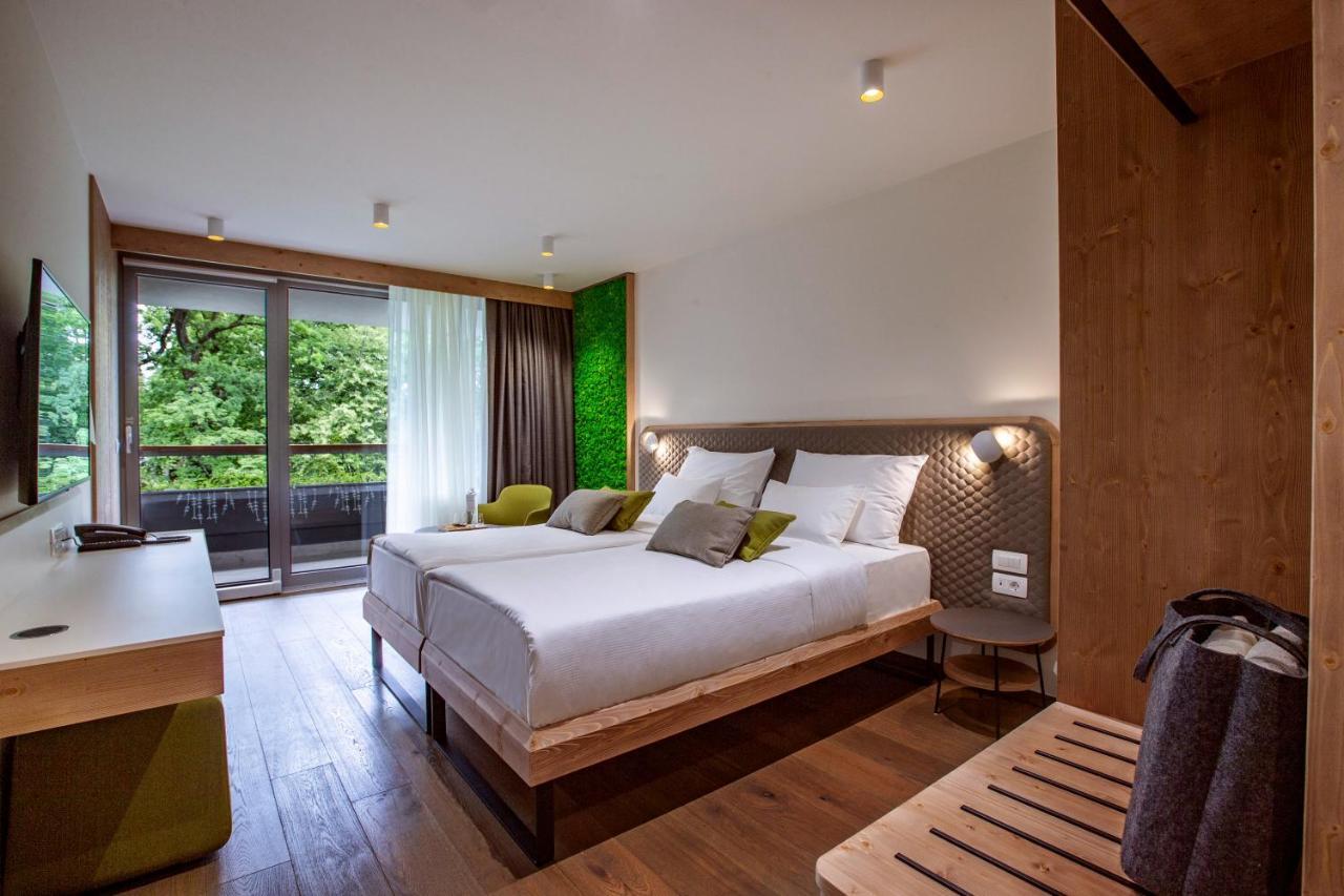 Doppelzimmer mit Balkon