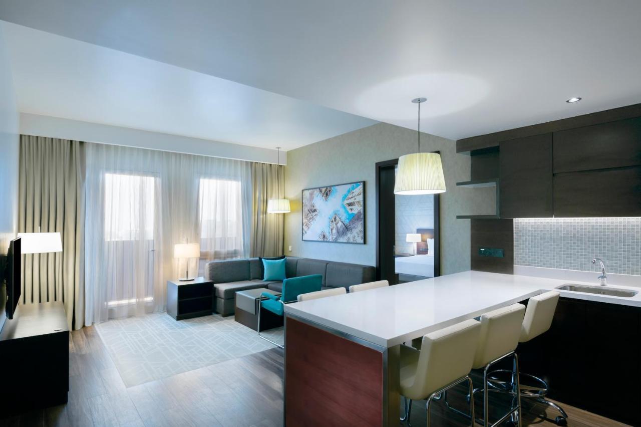King Suite with Free Breakfast & (15% discount on F&B)