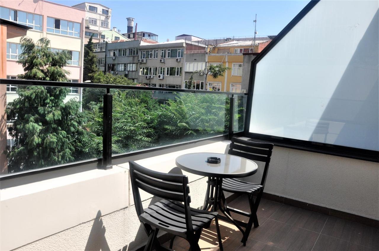 Dreibettzimmer mit Balkon