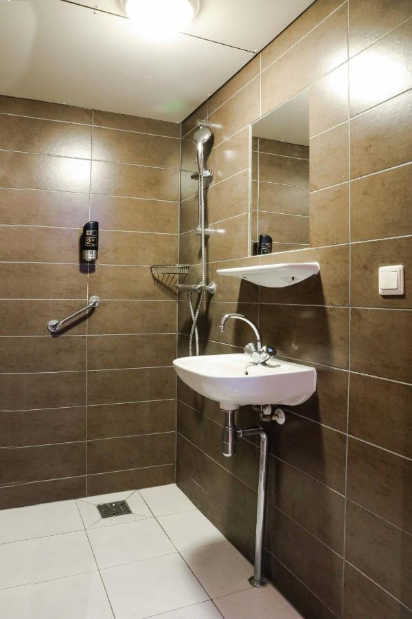 Zweibettzimmer mit eigenem Bad