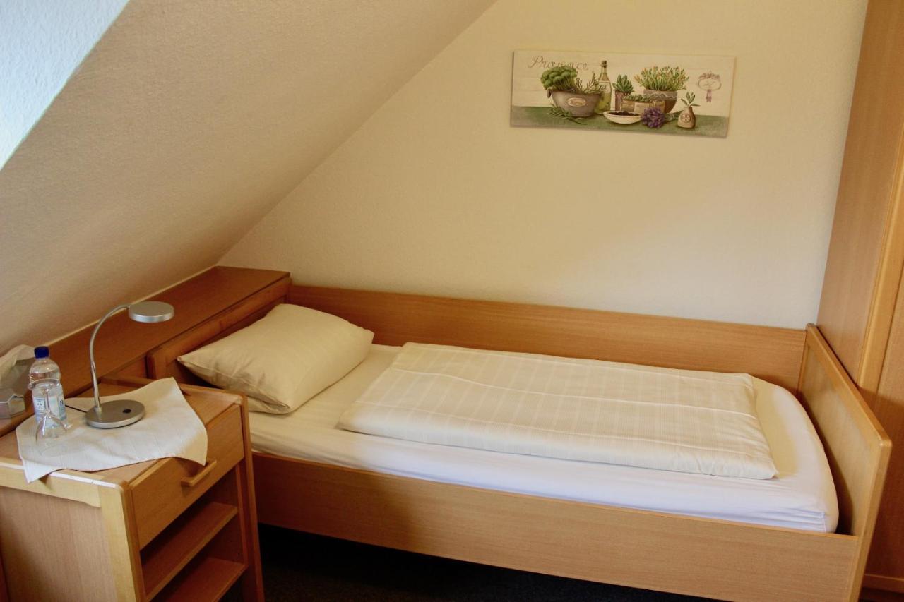 Einzelzimmer mit Gemeinschaftsbad
