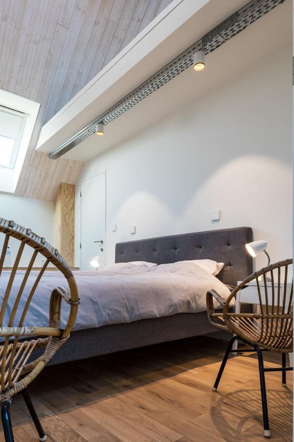 Zimmer mit Kingsize-Bett