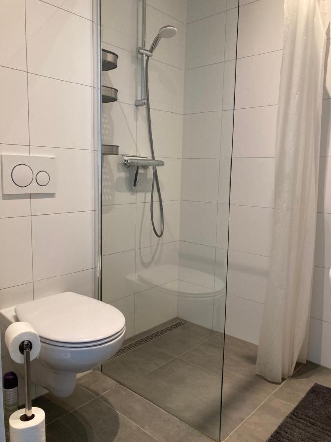 Vierbettzimmer mit eigenem Bad