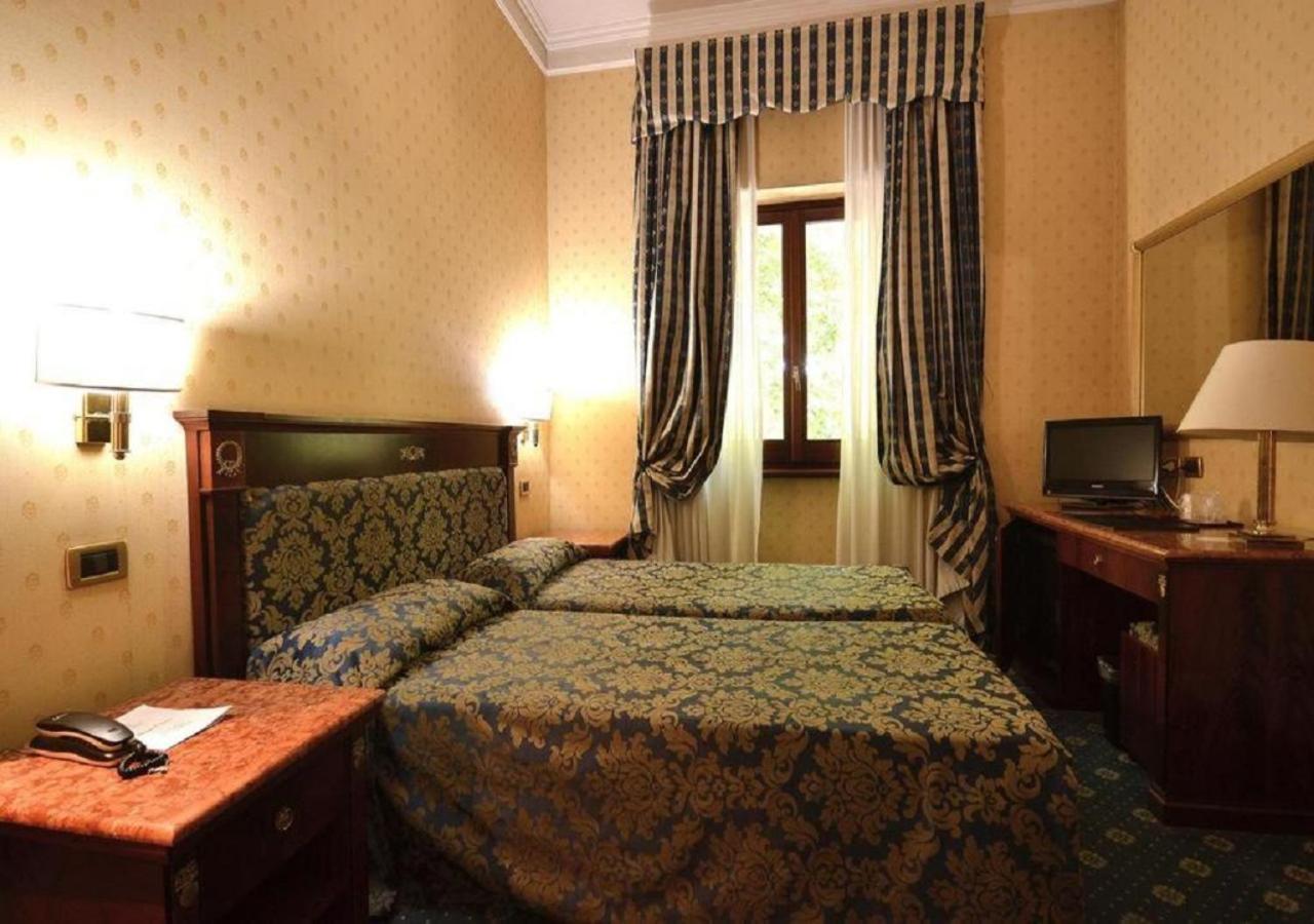 Dreibettzimmer
