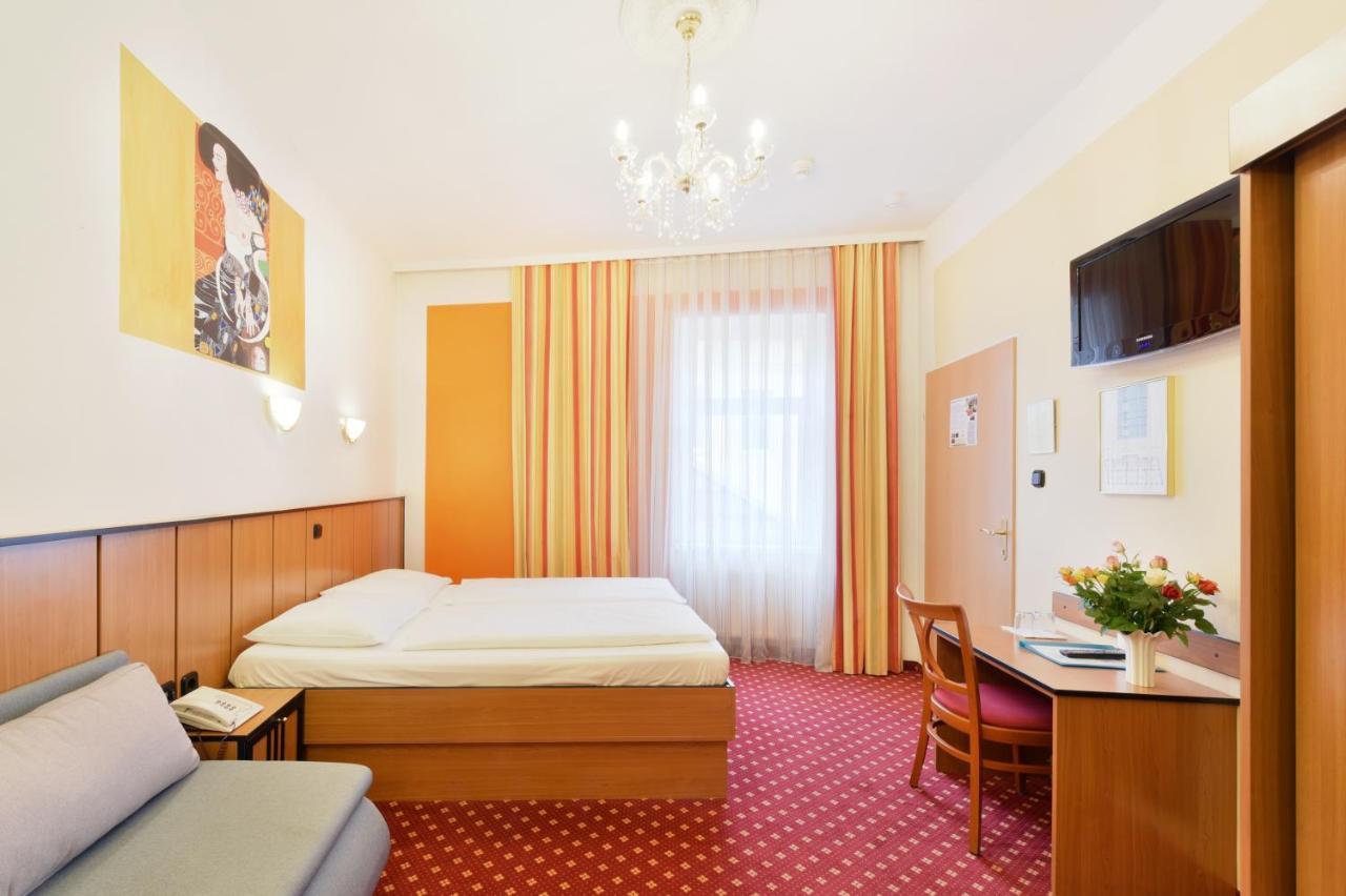 Doppelzimmer Kunst