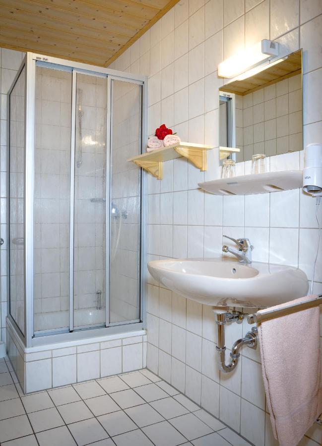 Doppelzimmer mit Balkon (2 Erwachsene + 1 Kind)