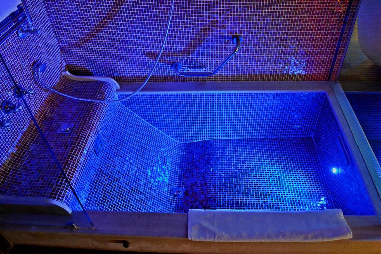 Deluxe Doppel-/Zweibettzimmer mit Whirlpool