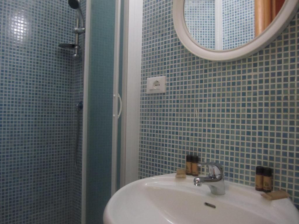 Standard Doppel-/Zweibettzimmer mit eigenem Bad