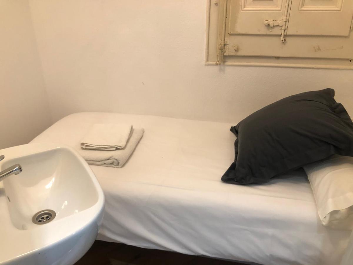 Einzelzimmer mit eigenem externen Bad