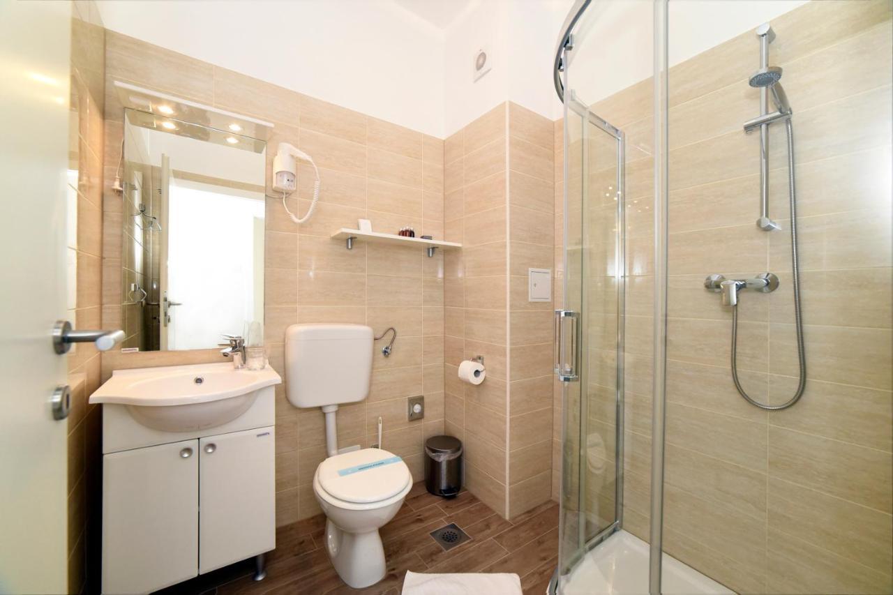 Family Double Room,1563282952:JPEG