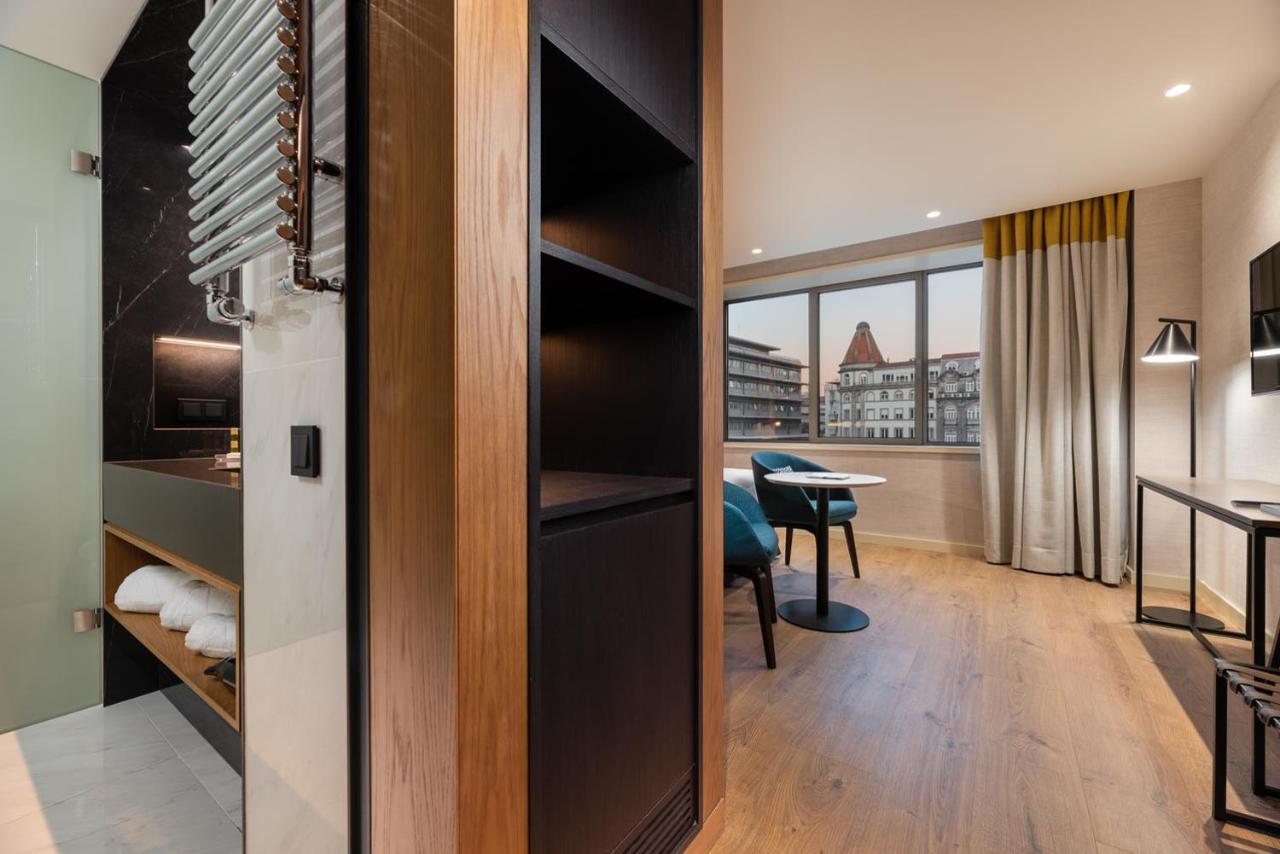Deluxe Doppelzimmer mit Blick auf die Avenida dos Aliados und Zugang zum Spa