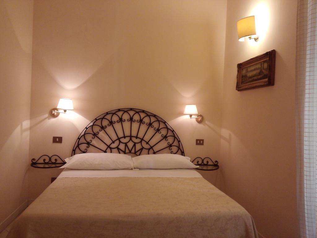 Dreibettzimmer mit eigenem Bad