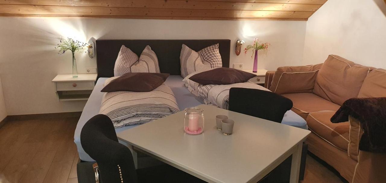Familienzimmer mit Balkon