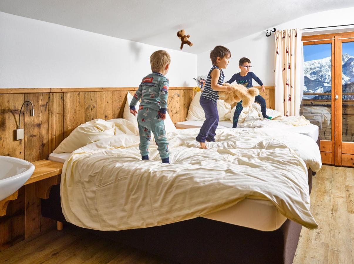 Vierbettzimmer mit Dusche