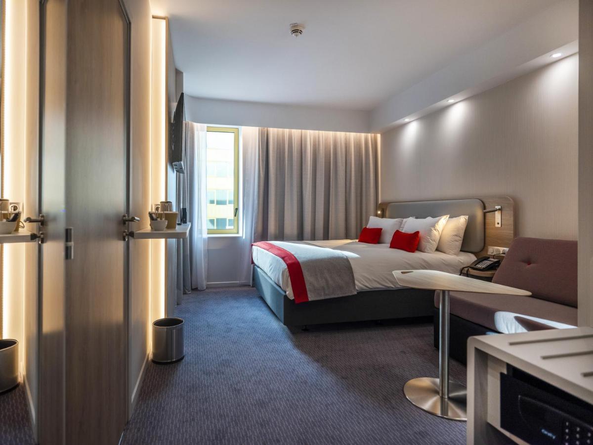 Standard Zimmer mit Queensize-Bett und Einzelschlafsofa – kostenloses Frühstück