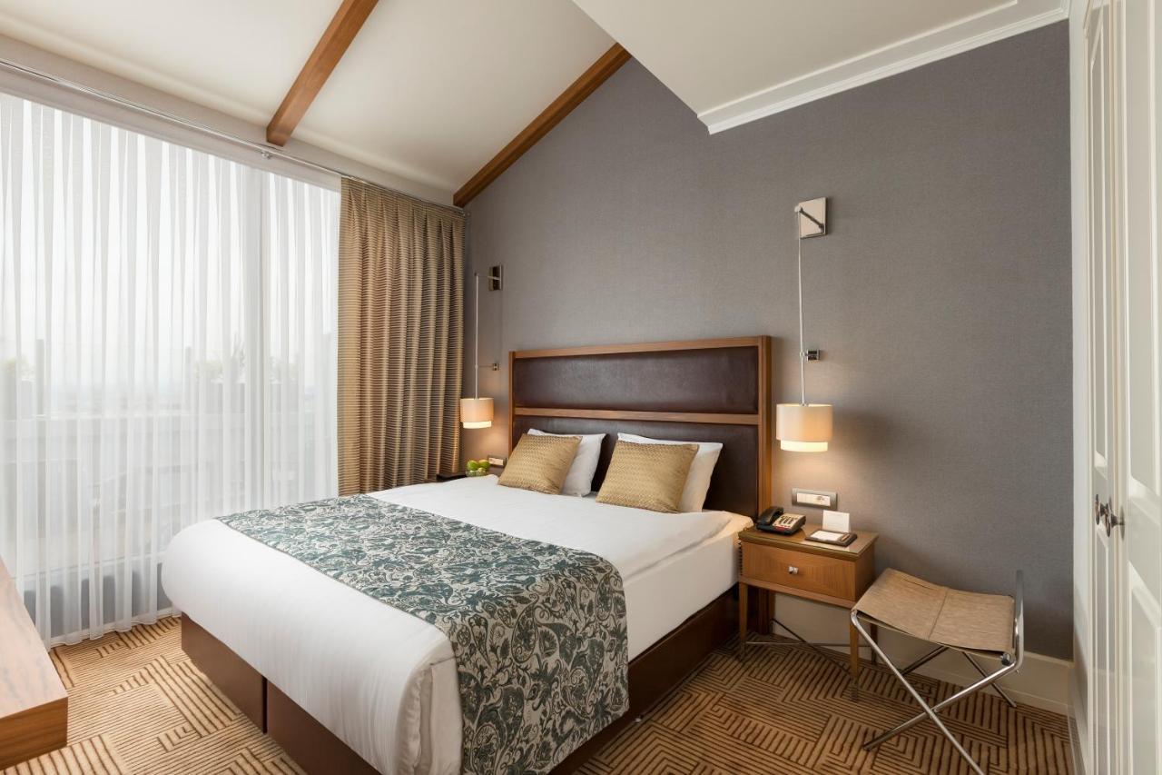 Executive Double Room with Balcony,1209844147:JPEG
