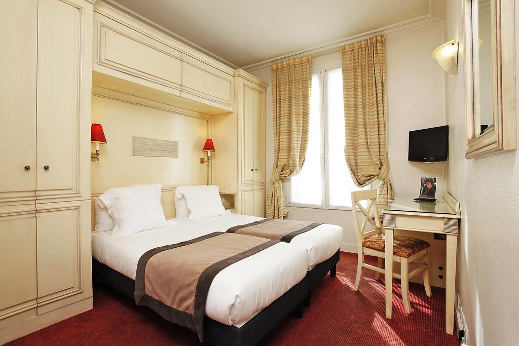 2 nebeneinander liegende Doppelzimmer