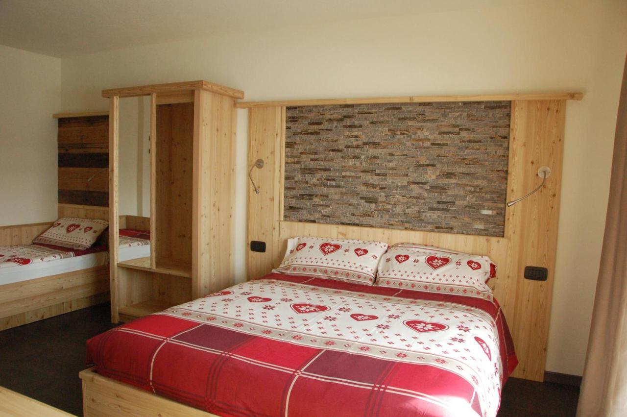 Dreibettzimmer mit Balkon