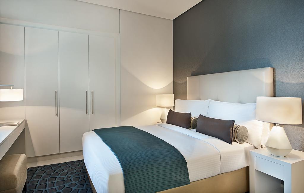 Suite mit 2 Schlafzimmern und Küchenzeile - Blick auf die Skyline der Stadt