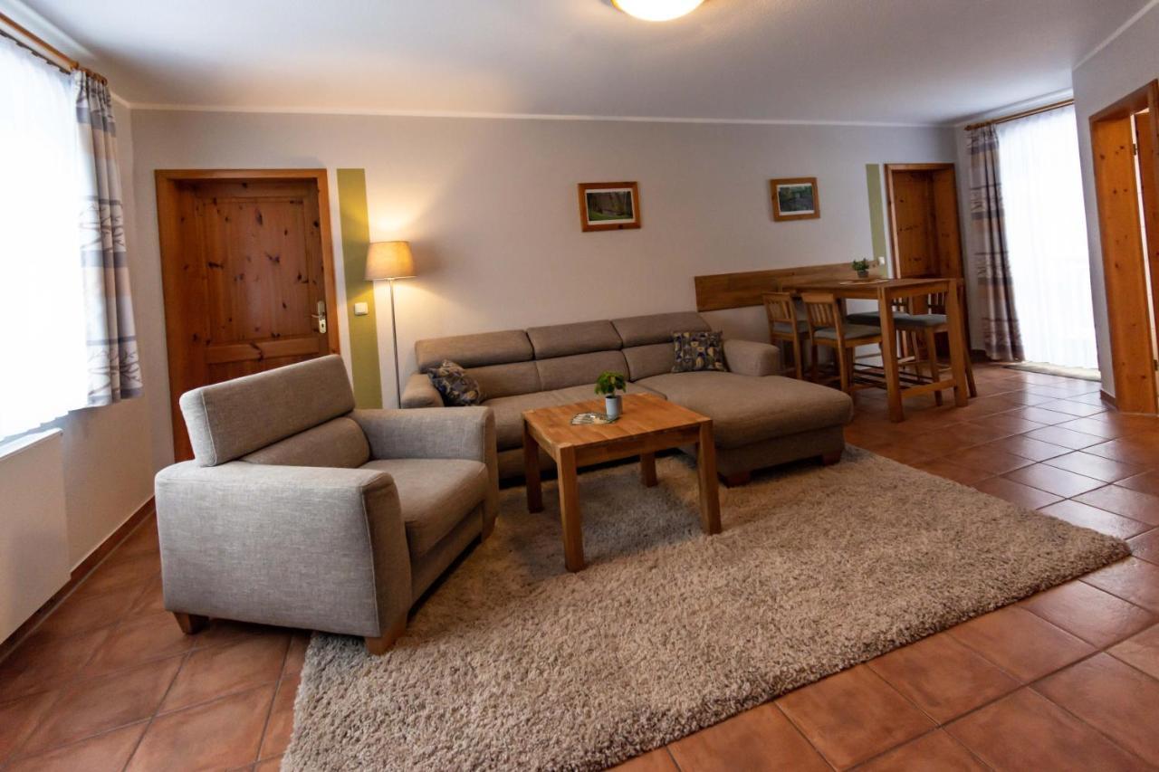 Apartment mit Balkon