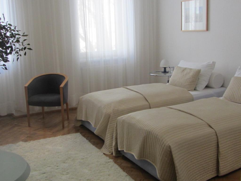 Angebot - Doppel-/Zweibettzimmer