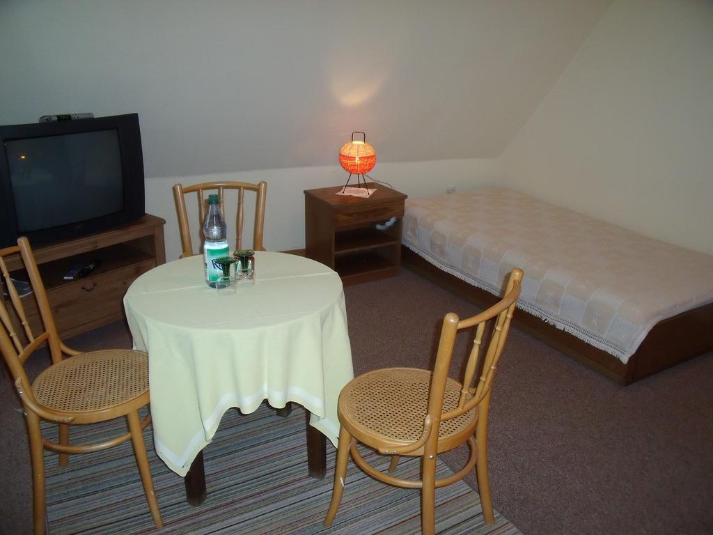 Dreibettzimmer
