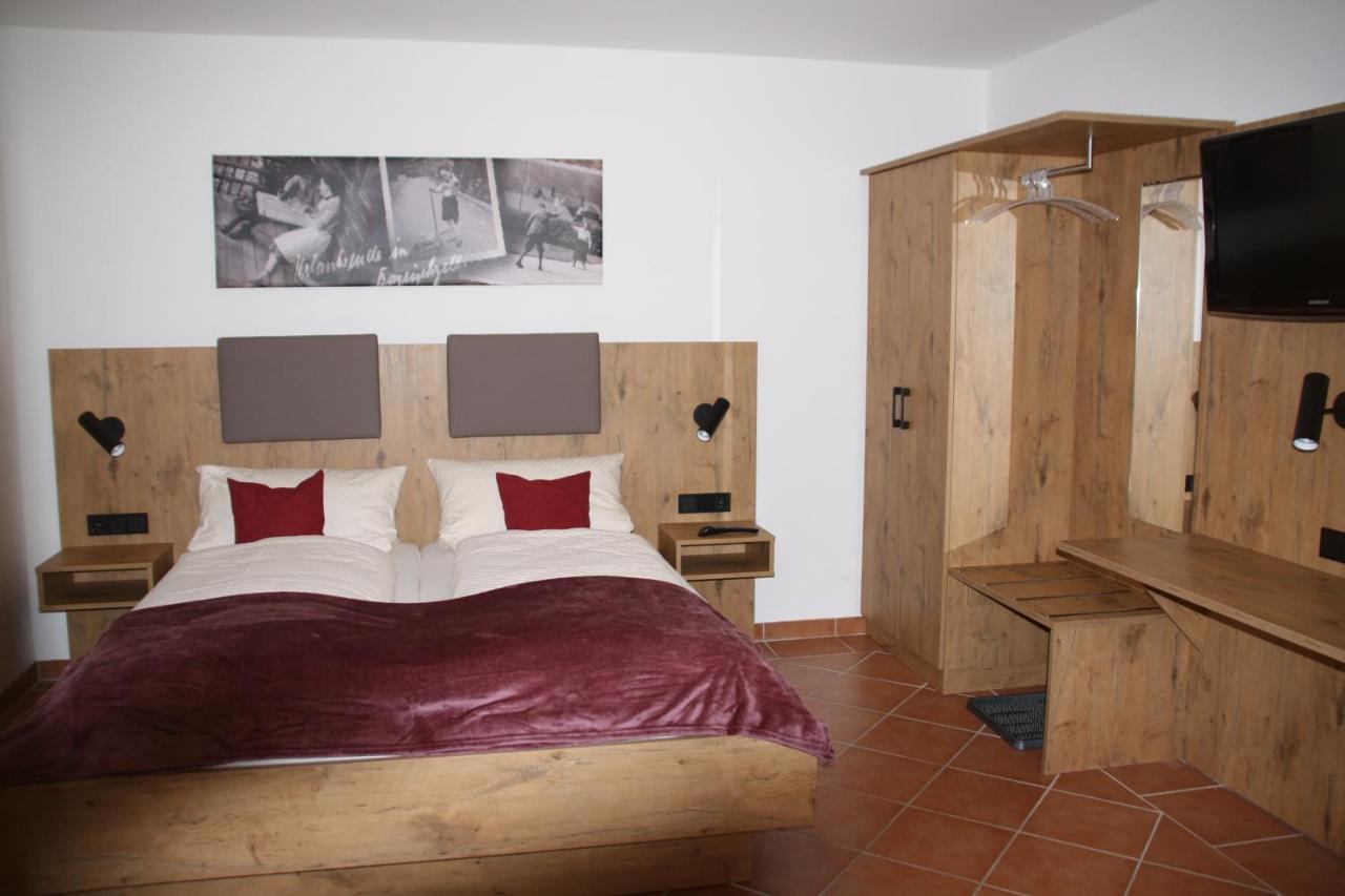 Doppelzimmer mit Balkon