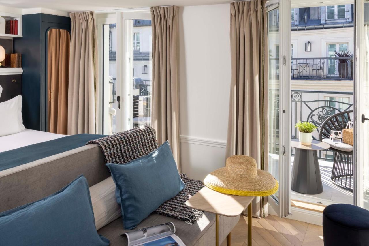 Zimmer mit französischem Balkon