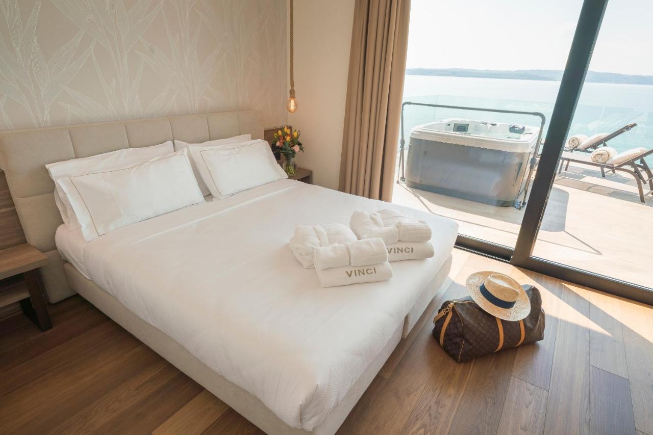 Suite mit Kingsize-Bett mit Whirlpool