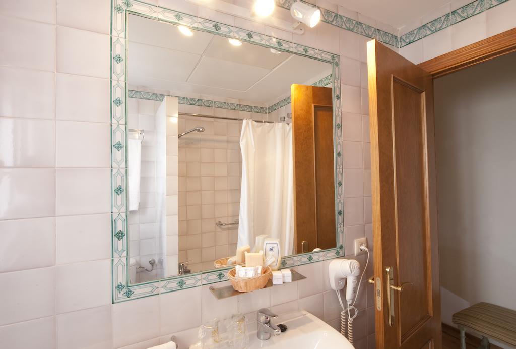 Doppel-/Zweibettzimmer mit Zustellbett