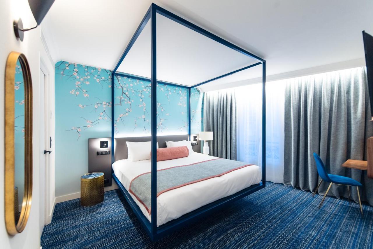 Sie buchen ein großes Executive Doppelzimmer mit Blick auf den Eiffelturm