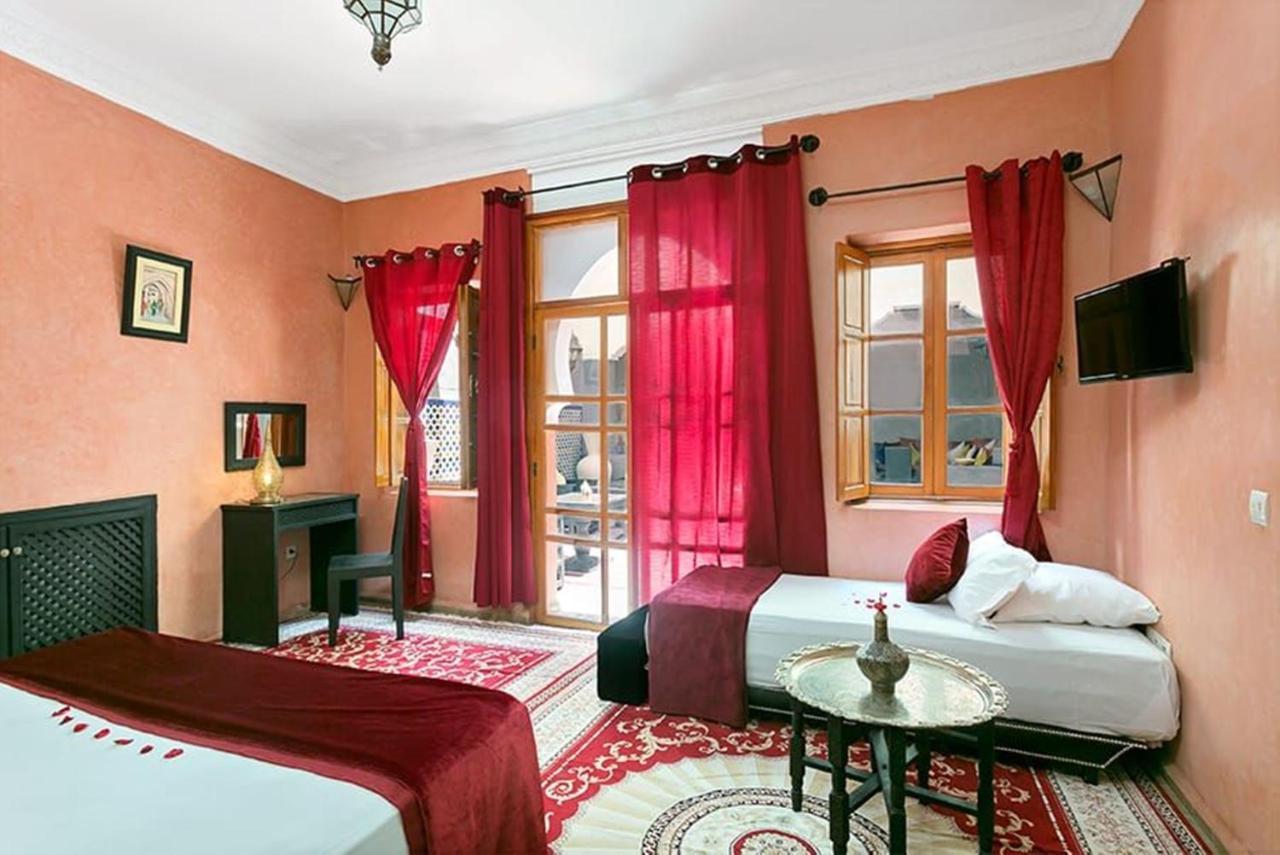 Dreibettzimmer mit eigenem Bad