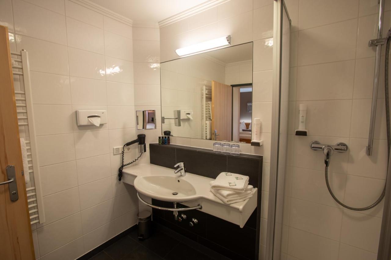 Doppelzimmer mit Balkon