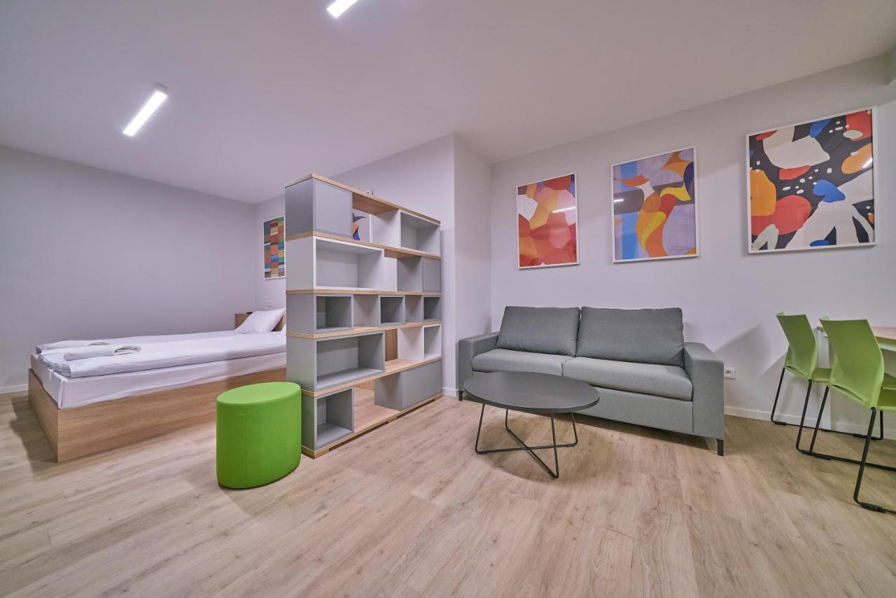 Deluxe Apartment