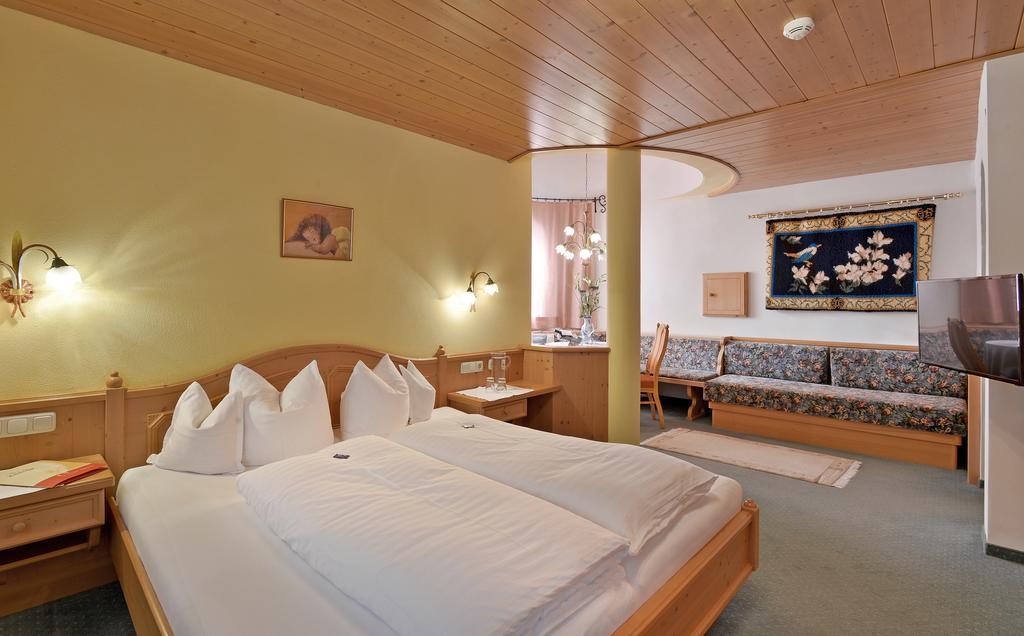 Dreibettzimmer mit Balkon A