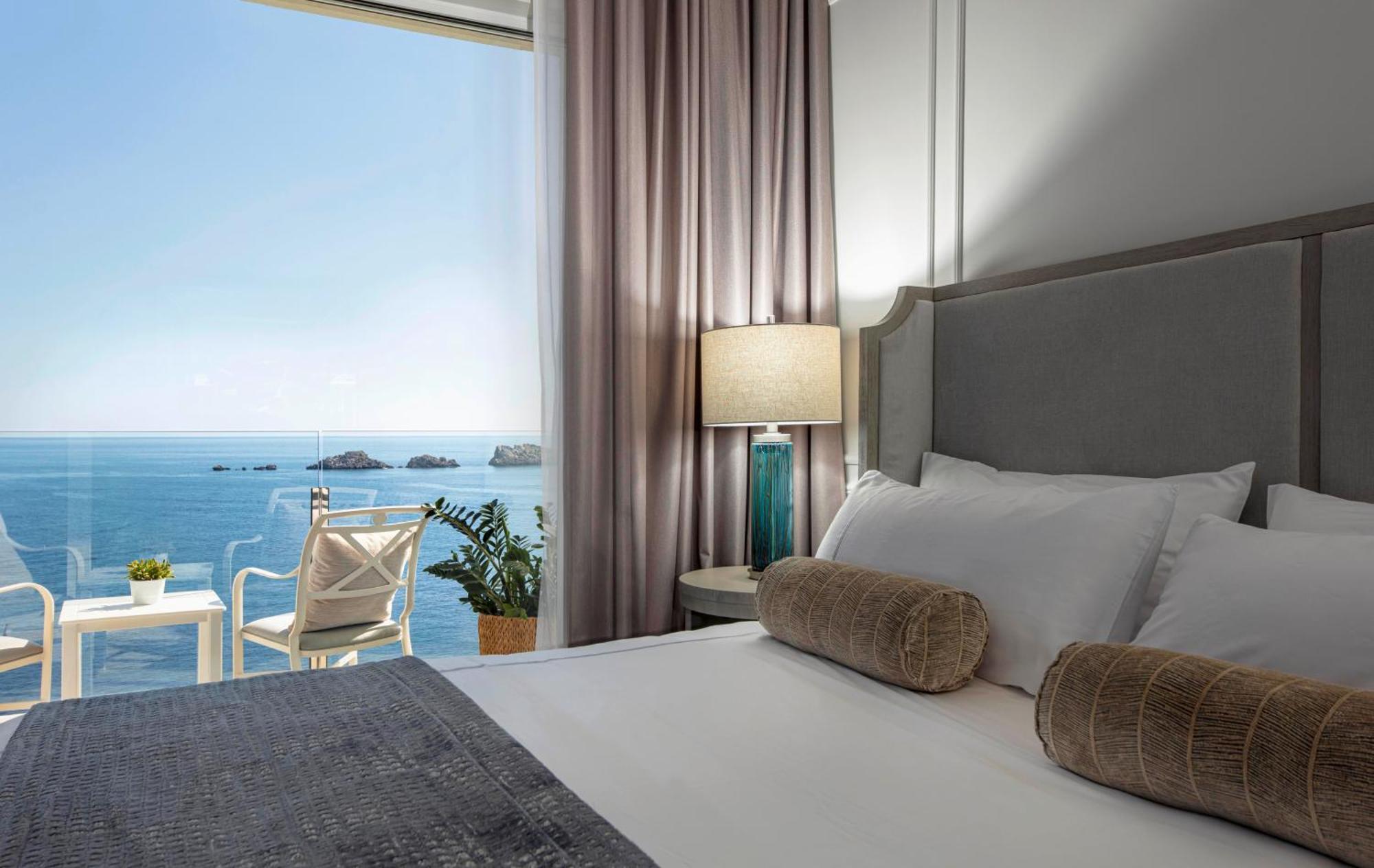 Royal Sky Zimmer mit Kingsize-Bett, Meerblick und Balkon
