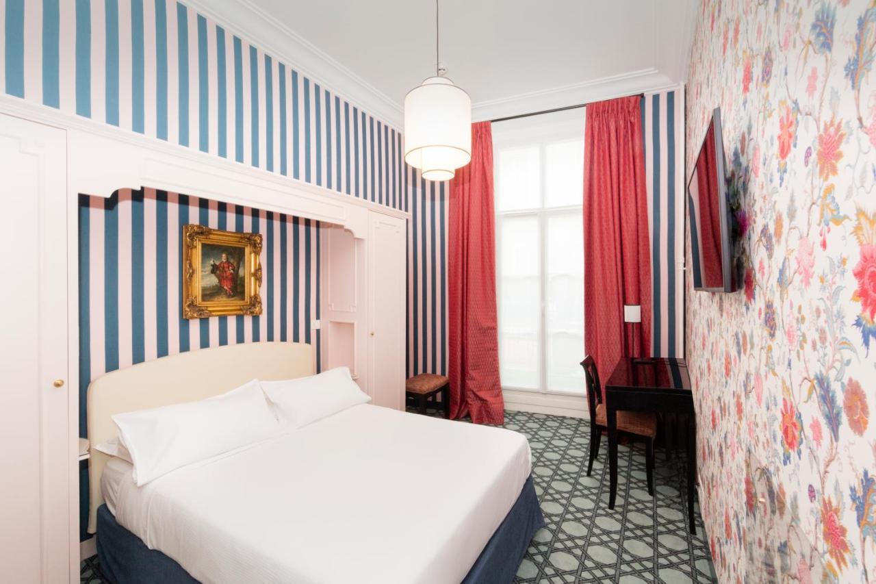 2 nebeneinander liegende Zimmer