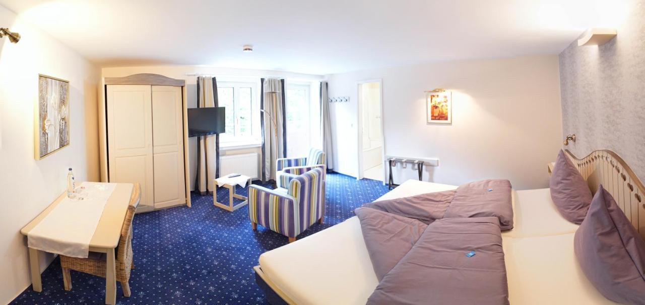 Doppelzimmer mit Balkon