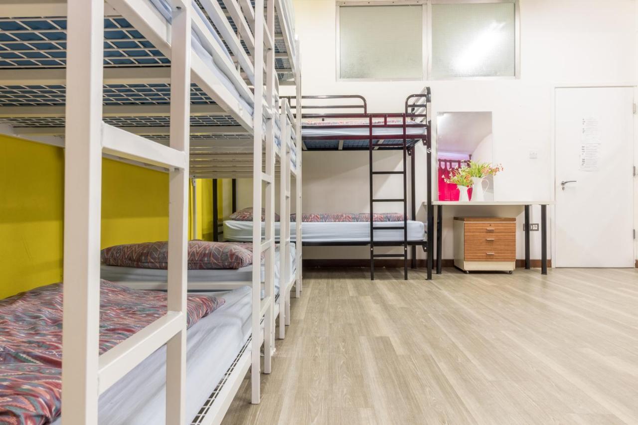 Etagenbett im gemischten Schlafsaal