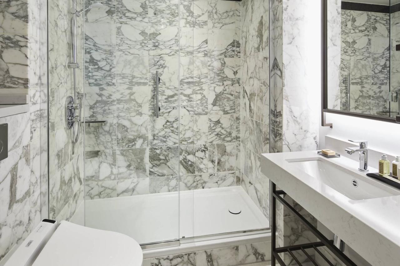 One-Bedroom Suite with M Club Lounge Access