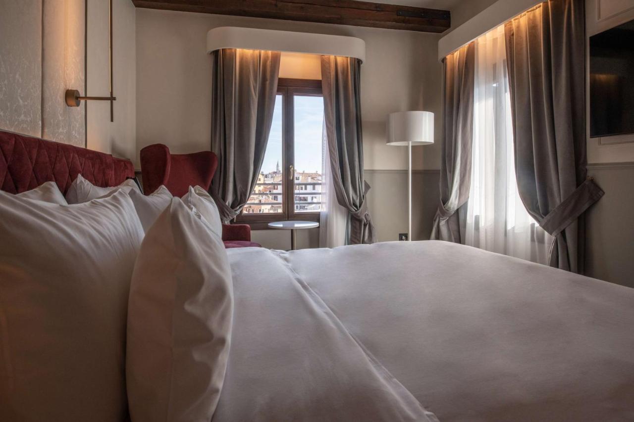 Premium Zimmer Collection mit Blick auf den Kanal