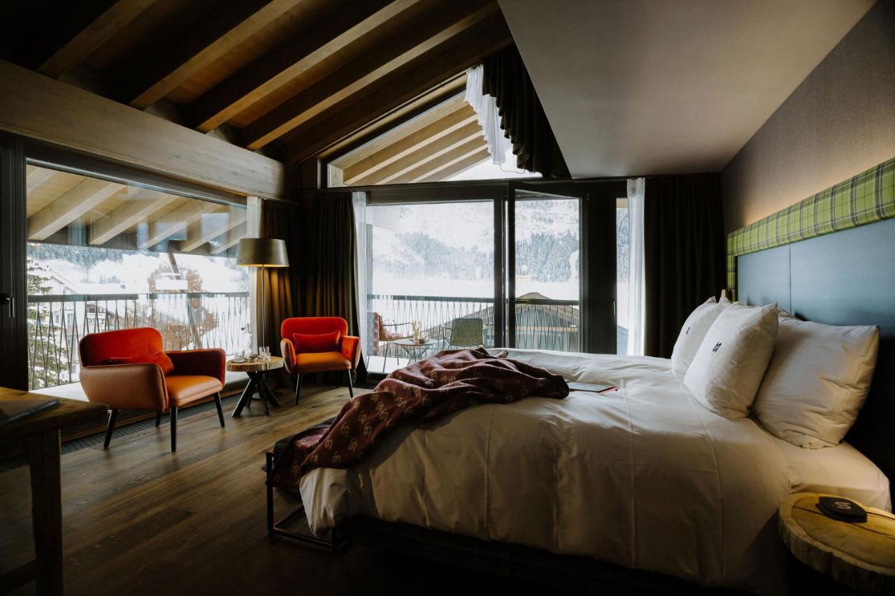 Eiger View Corner Deluxe King Room