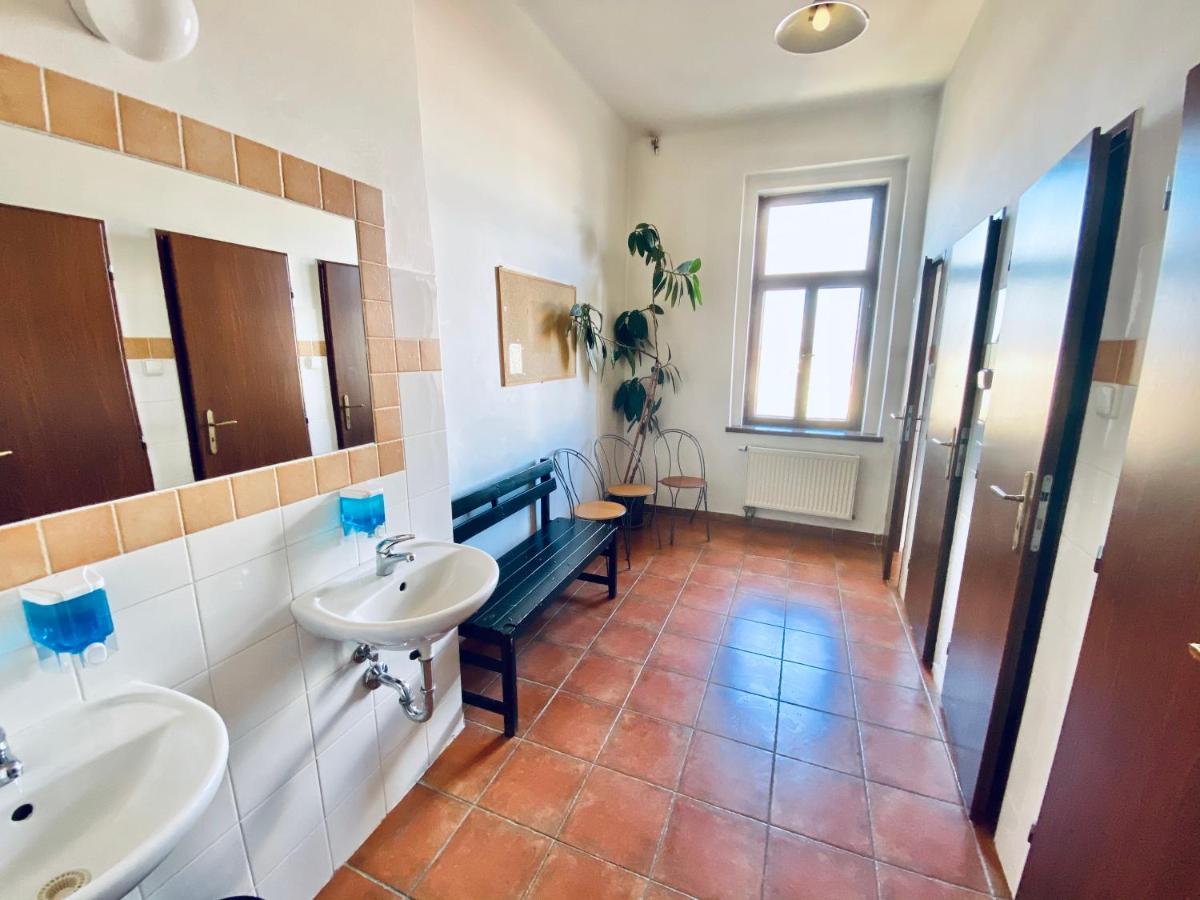 Zweibettzimmer mit Gemeinschaftsbad