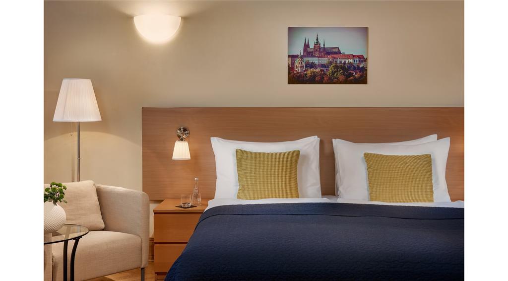 Doppel- oder Zweibettzimmer