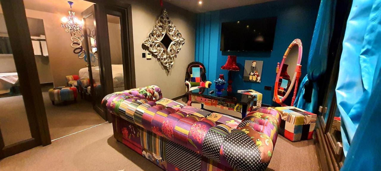 Penthouse-Suite Squint