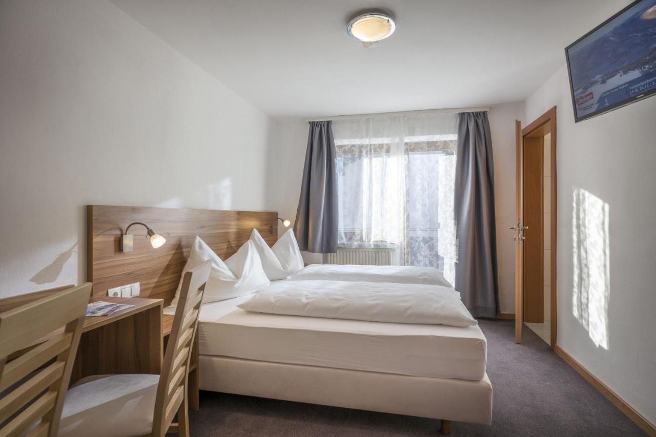 Doppelzimmer mit Balkon