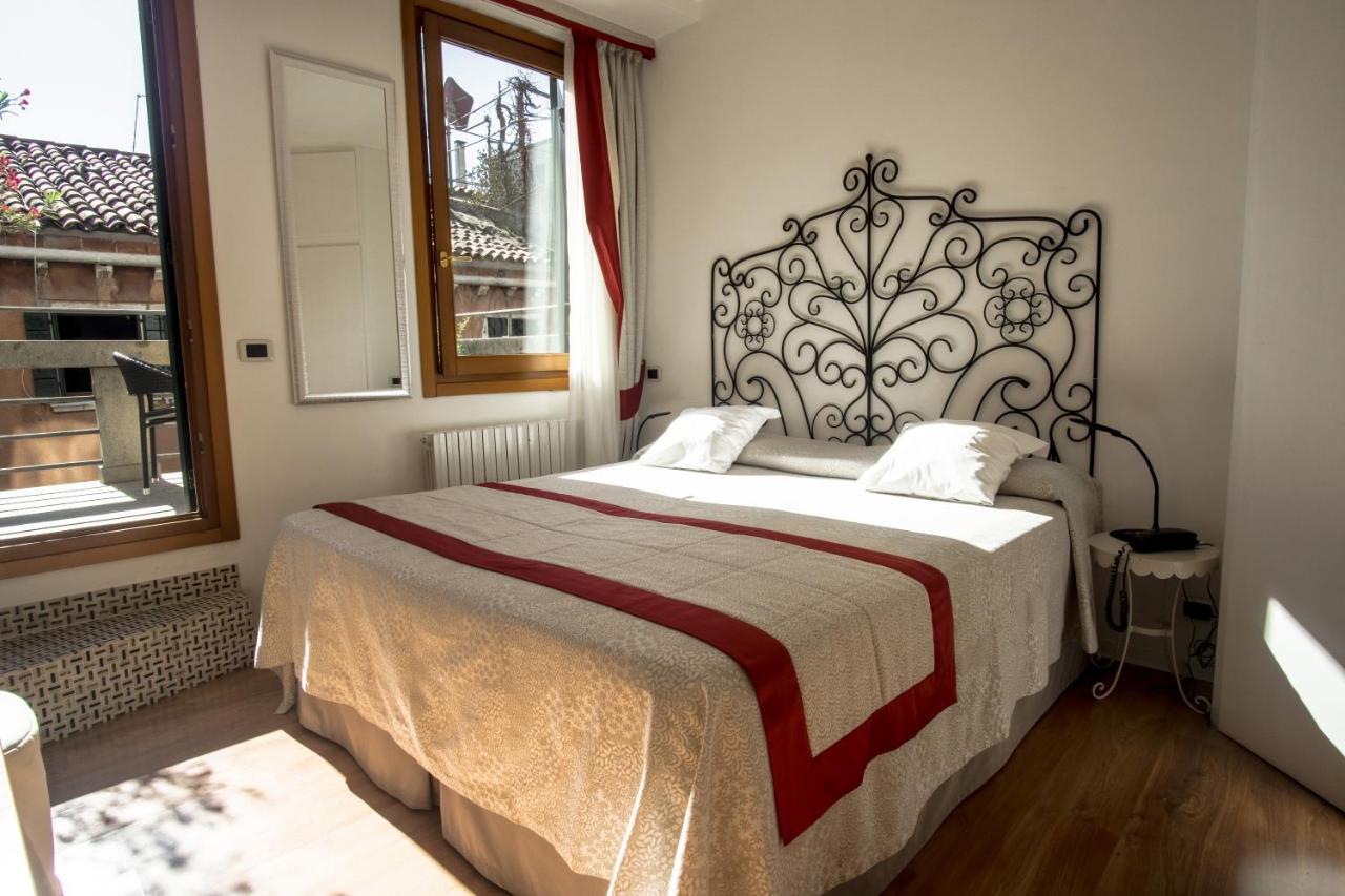 Doppelzimmer mit Balkon